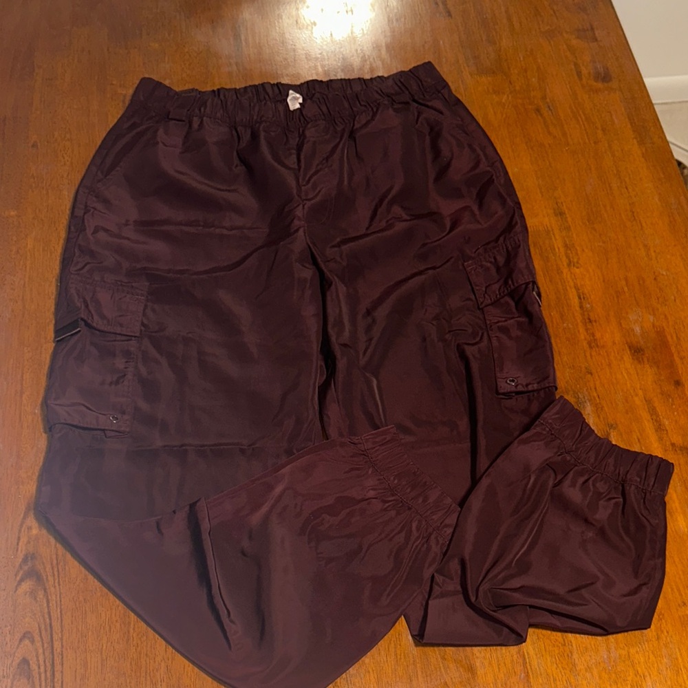 Alo Yoga Maroon Cargo pants